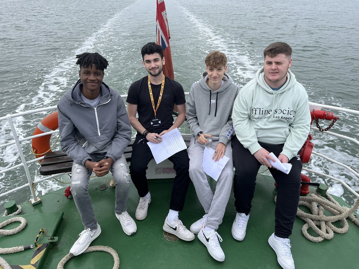 A snapshot from our L4 induction today. This afternoon our new Business Management students took to the waters to do an interactive activity and get to know each other ⛴⚓️🛟