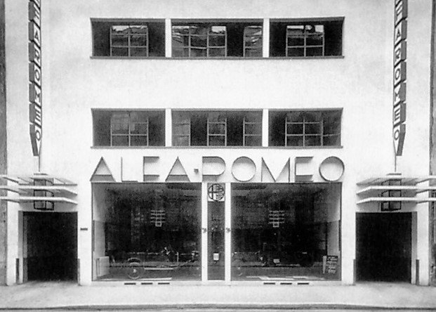 Interesante antecedente de la tipografía utilizada por #EnricMiralles
Fyi <a href="/RUTsenseH/">Rut</a> <a href="/carolina_bge/">Carolina B. Garcia-Estévez</a>
Garaje Alfa Romeo situado en la calle Marbeuf de París construido en 1925 fue diseñado por Robert Mallet-Stevens