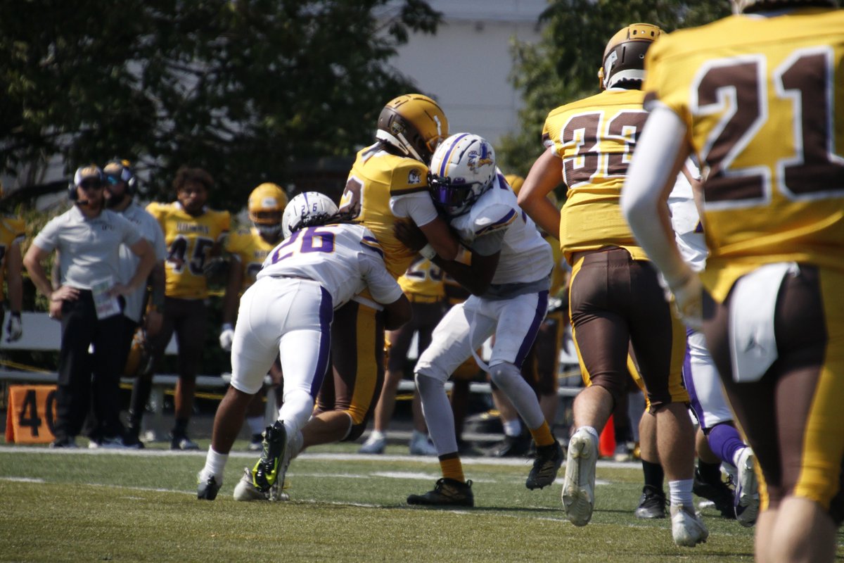 FBUGriffins's tweet photo. Here are a few shots from @FontbonneSprint inaugural game! Head over to our Instagram and Facebook pages to see more! #FBUGriffins #SoarHigher @FontbonneU 

📸Davin Smith https://t.co/boYGbyTs25