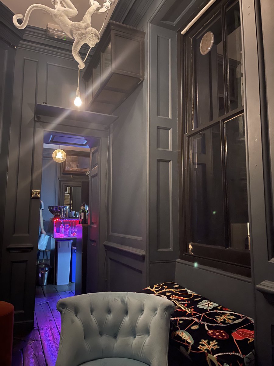 debbritz's tweet photo. Back to Blacks ⁦@blacksclubsoho⁩ #soho #nightlife https://t.co/wdtBCHX4SF