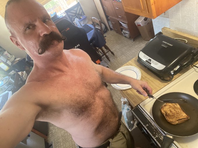 Who wants a grilled cheese sandwich for lunch? https://t.co/QQLJ1RMd6U<a href="/tag/cruelcondom"class="tags"><span>#cruelcondom</span></a>