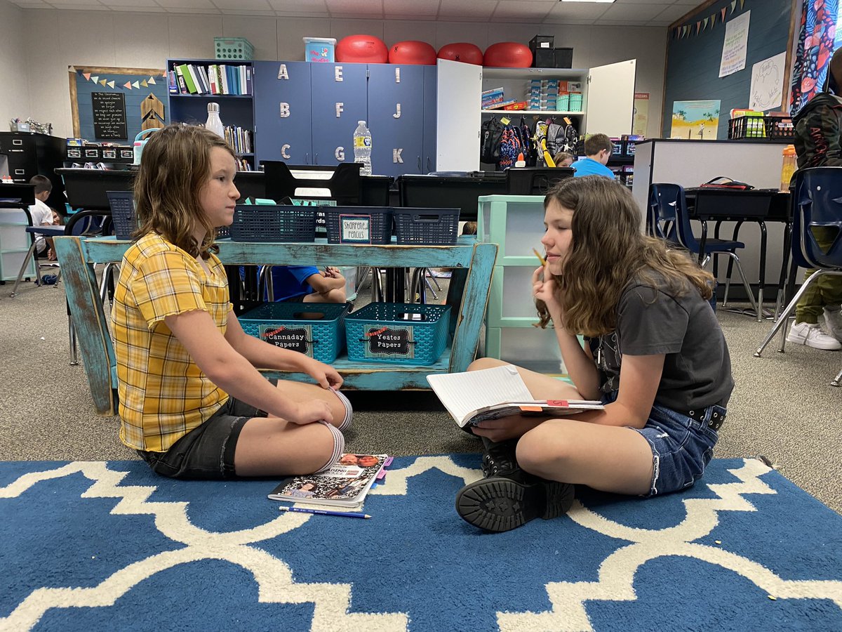 YeatesHeather's tweet photo. We had so much fun telling our partners everything we knew about our “Expert” topics… Informational Writing, Here we come! #WritingCommunity #writinglife #room114 #robrangers #writingworkshop https://t.co/QSclJLLk9J