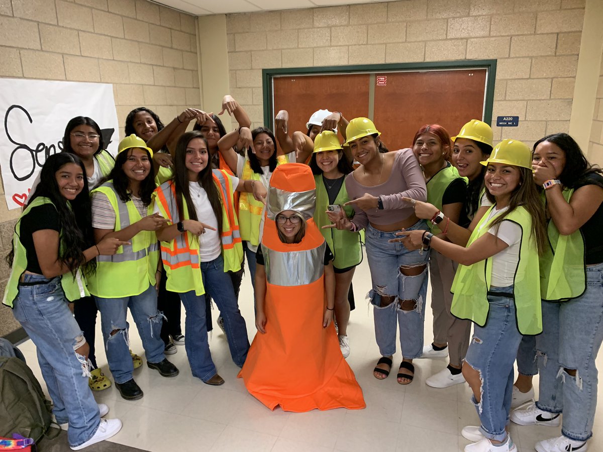 StevensFalconSB's tweet photo. Demolition Time!!!Ready to Bulldoze the Mustangs 
#StevensHomecoming #UsAgainstTheWorld https://t.co/TmGEiBQljY