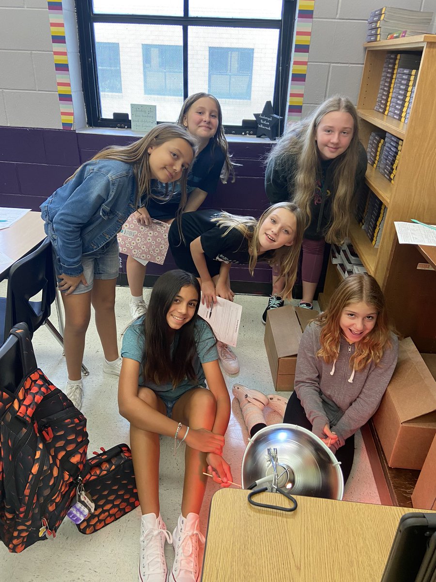 HawksNhawks4's tweet photo. Heat Transfer Lab! Period 7! @RRMSRoyalKnight #WeAreRoyal https://t.co/COeuD41hiG