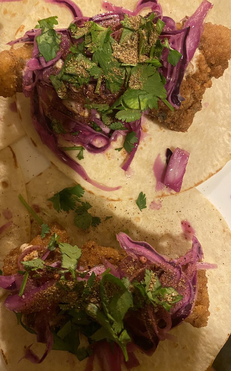 @tify330 @brat2381 @PettyLupone @Chicanatravels @emiranda_writes @veterans_i @michelle_byoung No longer a Fried Fish Virgin.  

Thanks @PettyLupone for the recipe.  

Chili-Lime Fried Fish Tacos w/ Siracha Crema, Pickled Red Slaw (Cabbage,  Radishes & Red Onions) & Tajin.  

#TacoTuesday
#FamilyDinner #TacoNight