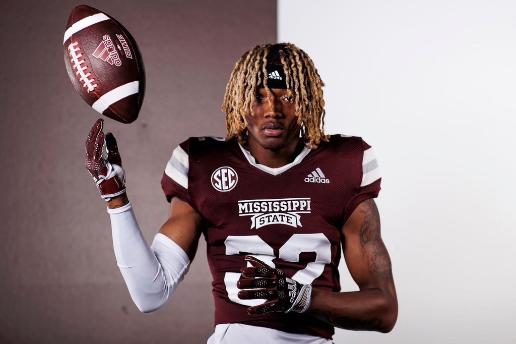 keyshawnblacks5's tweet photo. Blessed to receive an offer from Mississippi State!! @CoachOatesOL @coachDJLynn @CoachMiller_ @carson_cramer @RGibsonMSU https://t.co/xHc2Wp9Ldu