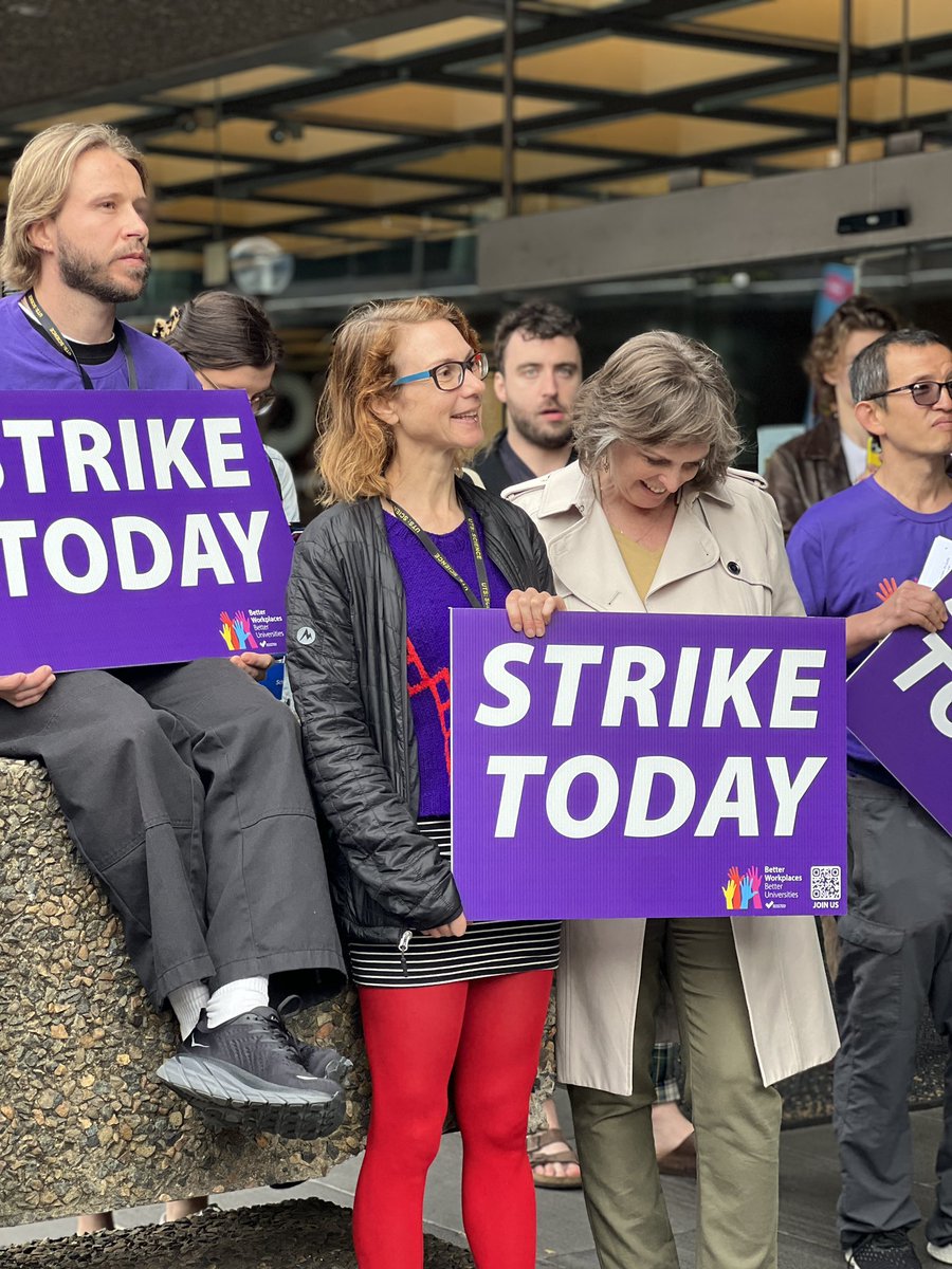 IEUNSWACT's tweet photo. Solidarity with @NTEUNSW today who are demanding SECURE JOBS, SAFE WORKLOADS and FAIR PAY.
#betterunis #utsstrike https://t.co/CxdKrs7O6S