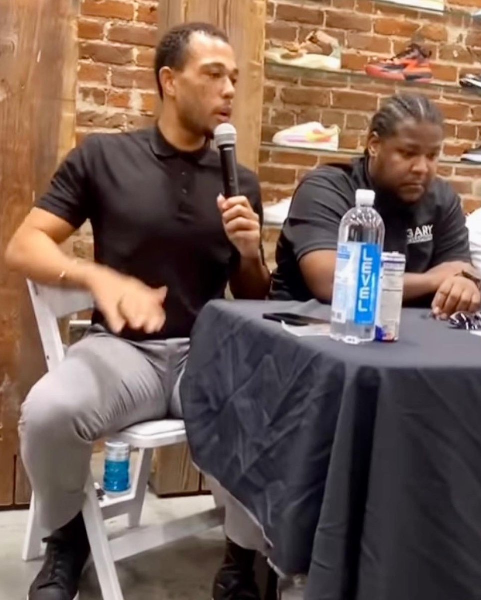 MobiMillennials's tweet photo. Thanks Bike N Vote for inviting us to participate on their panel discussion as we discussed the importance of voting rights.
Side Note: Today is NATIONAL VOTER REGISTRATION
#MobilizingMillennials #BikeNVote #Vote #Politics #Millennials #GenZ #Policy #NewOrleans #Louisiana https://t.co/eyL2jnXtZ0