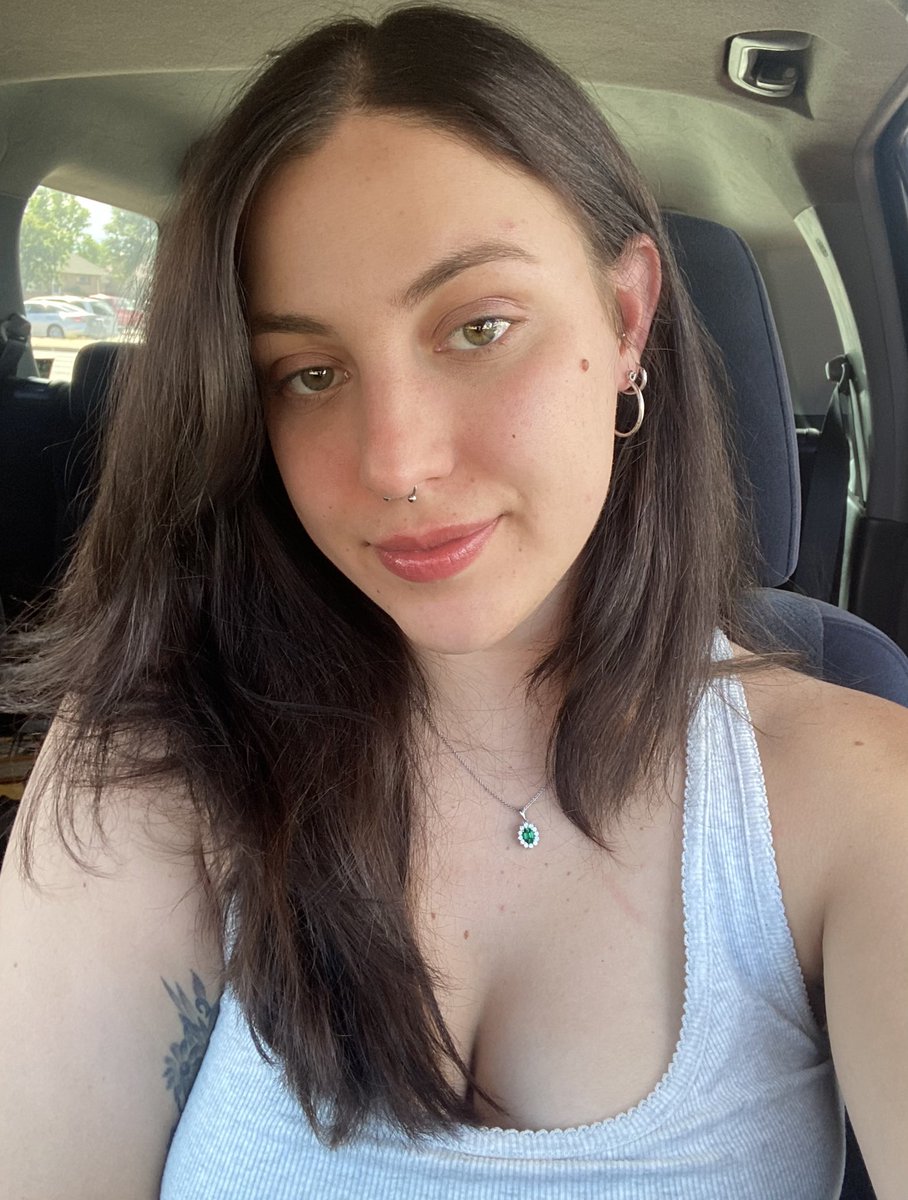 summrbee's tweet photo. New profile pic https://t.co/CTjHGG4Ufr