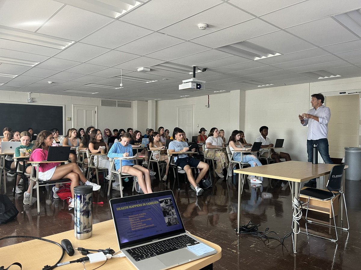 TannerKilpat's tweet photo. Thanks, Dr. Kevin Roy, for teaching #FMSC170 about masculinities! We learned how complex and complicated masculinities are, how masculinities must be earned and how they are threatened. @FMSCUMD https://t.co/wmnHdYfVrE