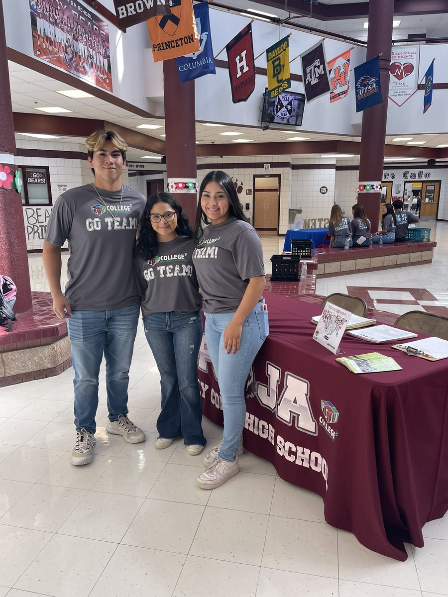 ozunaaaaaa's tweet photo. Our BPA Seniors came out to assist in the 23rd Annual PSJA College Night!
Stop by and to learn more about the college admission process, financial aid, and scholarship opportunities. #BPATX @PSJACTE #seniors #psjalife https://t.co/RI7PNLSiFa