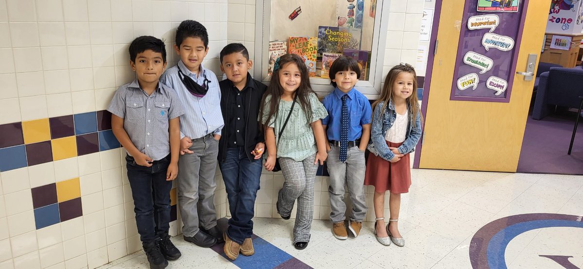 WinnetkaDISD's tweet photo. ๐ผ Wildcats dress for success! ๐
#CollegeGoGetItWeek https://t.co/xIyXdcIBbb