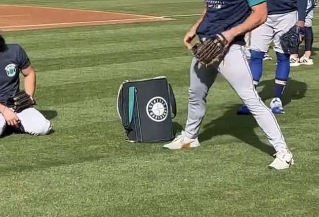 MrMaxPrice's tweet photo. I’m searching for a company that can make a handful of these customized for us, in our team colors and with our logo. Where can I make it happen? https://t.co/Vvp11KdXps