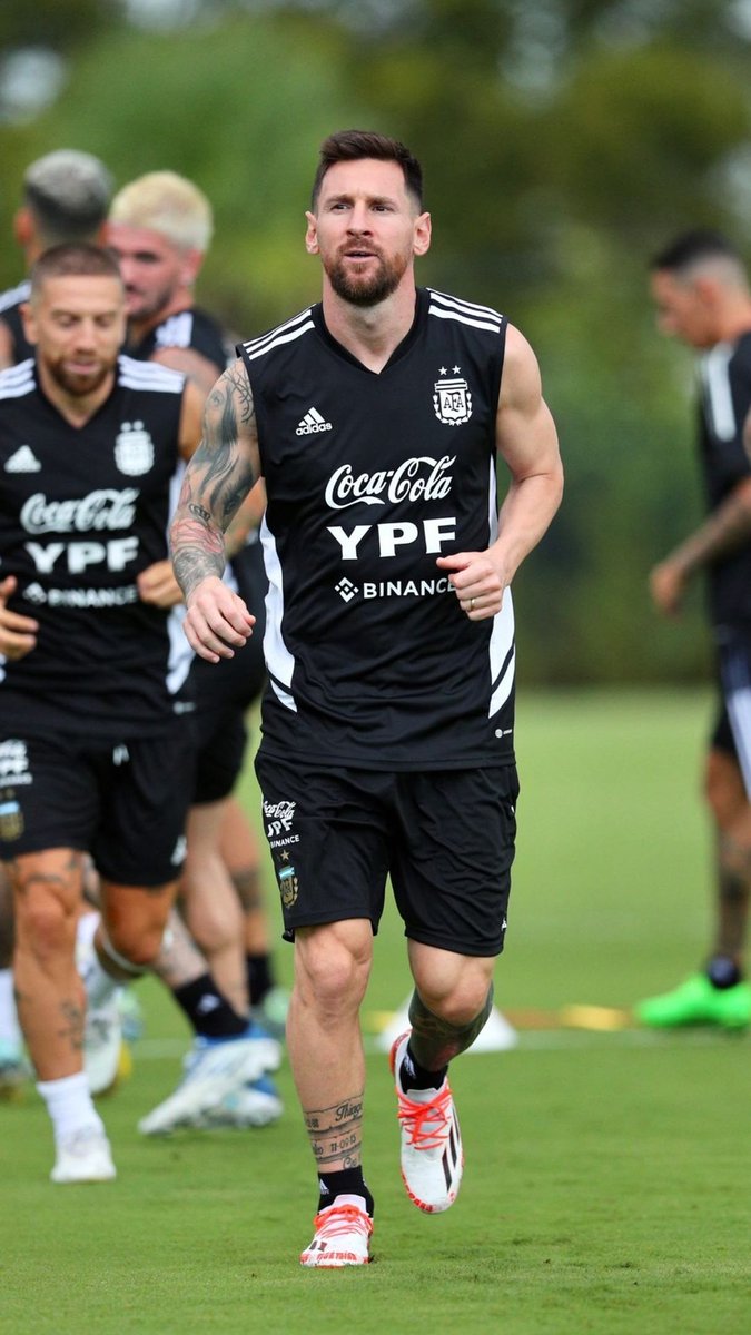 TeamLeoM's tweet photo. Y te juro que, no hay nada más lindo que volver a verte. 🇦🇷 https://t.co/ao5EfKgOFS