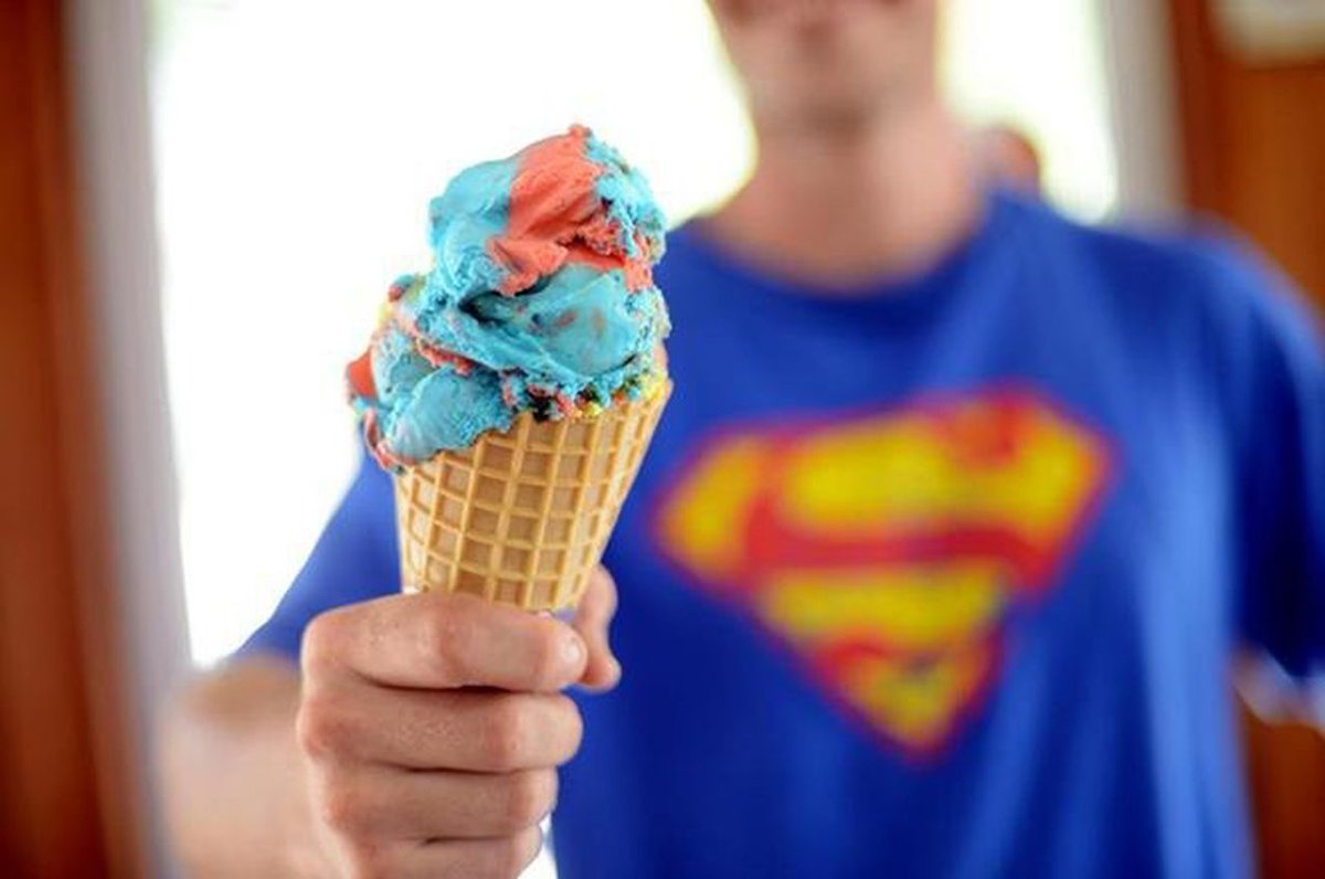 SupermanHomepge's tweet image. #DidYouKNow September 22 is #IceCreamConeDay.