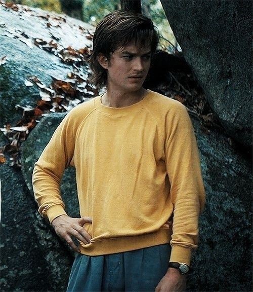 StrangerHalwki1's tweet photo. "Só assisto Stranger things pelo conteudo"

(O Conteúdo) https://t.co/tVhgGv4gdj