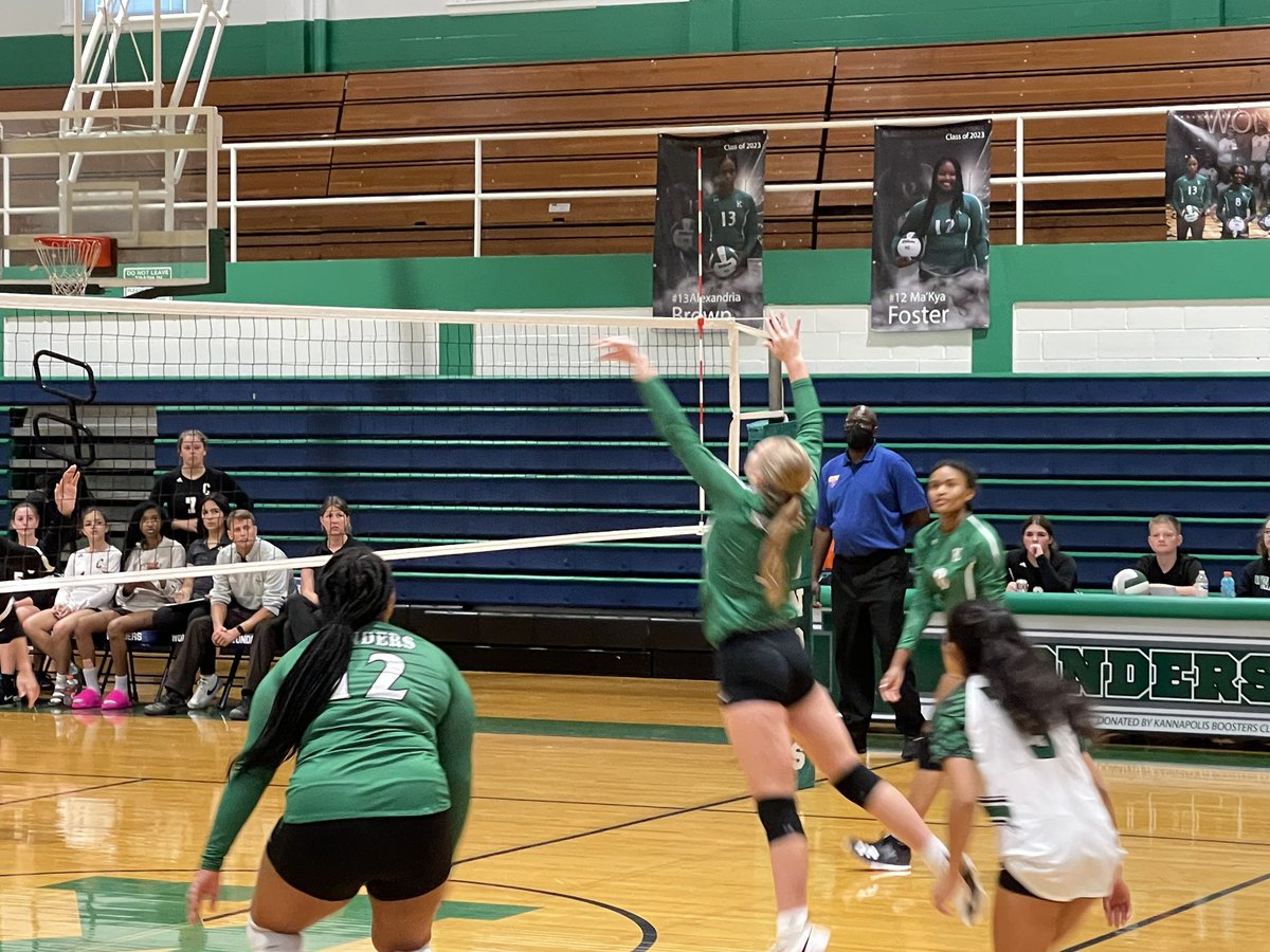 💚🏐Game  #13 Home vs KonKord🏐💚

BOTH JV and Varsity clenched the W and stomped the 🕷️!!

Way to show them what it means to #BeaWonder and what it means to wear Kelly Green💚

Awesome job by BOTH teams!  Hard work pays off!!