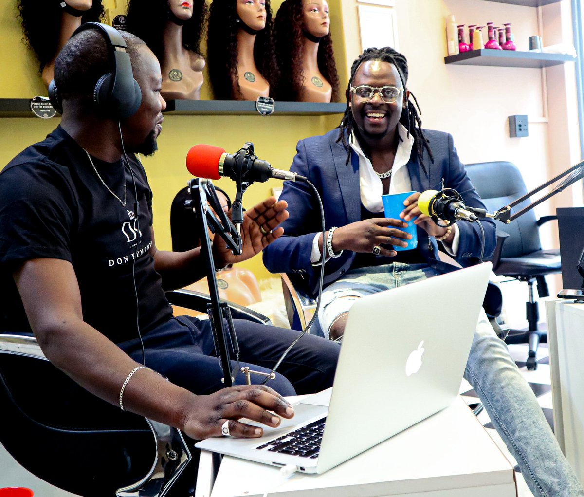 kumchez's tweet image. #Podcast #HomeAwayFromHome 
Host @flexx_white dressed by #DonKumchezClothing 📍🇿🇼💯