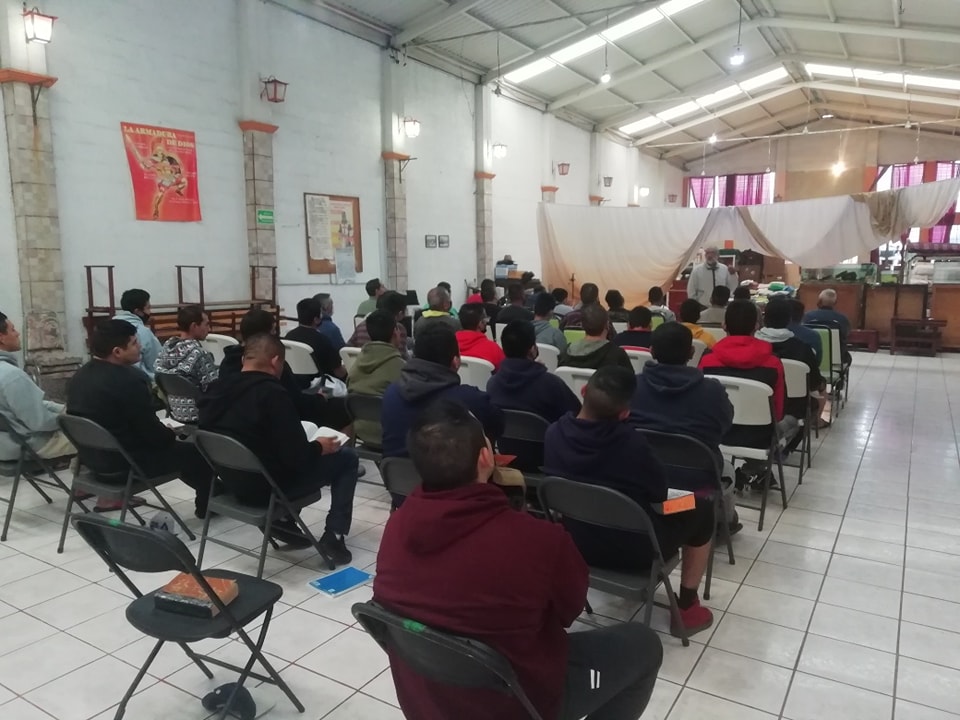 libertad_total's tweet photo. Enseñanza de la mano de nuestro fundador El @madrigal_pastor  🤗
Den gracias al Señor, invoquen su nombre; den a conocer sus obras entre las naciones.
Salmo 105:1 🤝🏼
#PoderDeDios #PorLaDerecha #TransformsnfoVidas #CasaDeRescate https://t.co/pgpTJYN4yc