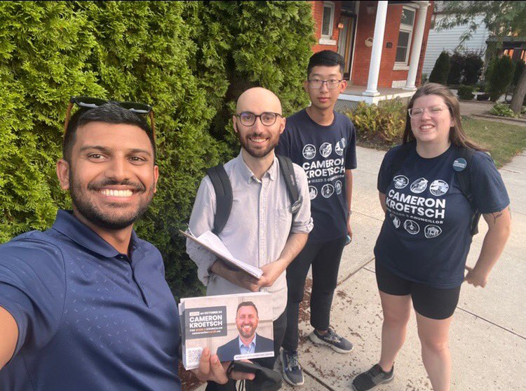 CameronKroetsch's tweet photo. Love and thanks to Vikram, Matt, Zimo, and Tory for representing me at the doors to residents (and these cute kitties) in the Central neighbourhood tonight. #KnockDoors #HamOnt #CatsForCameron https://t.co/W1GBwCreUi