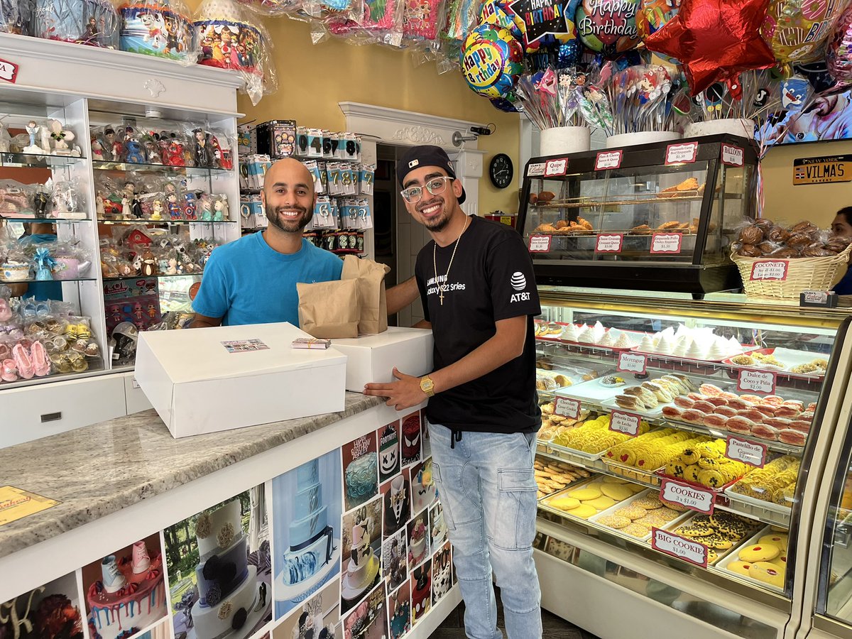 WhitneyRuano's tweet photo. Supporting the ONLY Dominican Bakery in Rockland County shout out to @_LopezDavid__ for creating the #conexion and securing our next Bakery Takeover 🦾#HispanicHeritageMonth @Matthew_Jarolem @marcellobenny @judy_cavalieri https://t.co/IdRQNHc34i