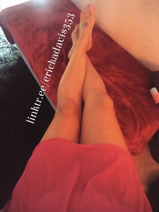 Will someone spoil me today 💵💵 https://t.co/GMKdnlzF0m https://t.co/kx00XILjHS