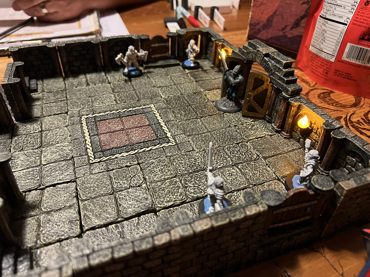 Travis_Fauber's tweet photo. @fasagames @dwarvenforge @Impactminis @reapermini @AxeNshield
#ttrpg #earthdawn #barsaive #ardanyan #legendary #adventure #dwarvenforge https://t.co/7ZxxhixqOl
