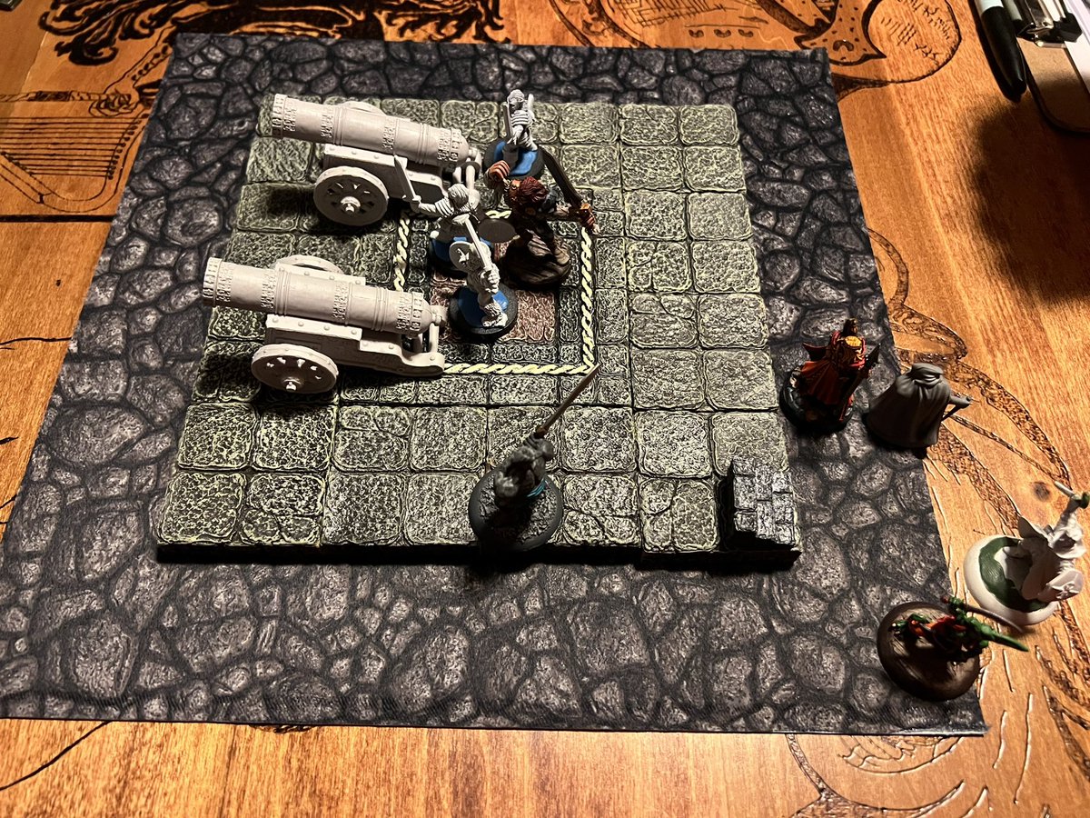 Travis_Fauber's tweet photo. @fasagames @dwarvenforge @Impactminis @reapermini @AxeNshield
#ttrpg #earthdawn #barsaive #ardanyan #legendary #adventure #dwarvenforge https://t.co/7ZxxhixqOl