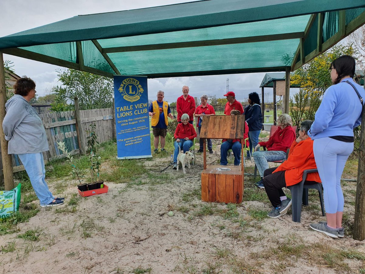tableviewlions's tweet photo. TableView #LionsClub donated 2 gazebos at the Fallen Angels Pet Rescue center. We also planted a 3 indigenous trees at the center (kindly donated by Stodels Garden Centre - Milnerton (Milnerton)). #WeServe #lionseverywhere https://t.co/f03rMTUr3h