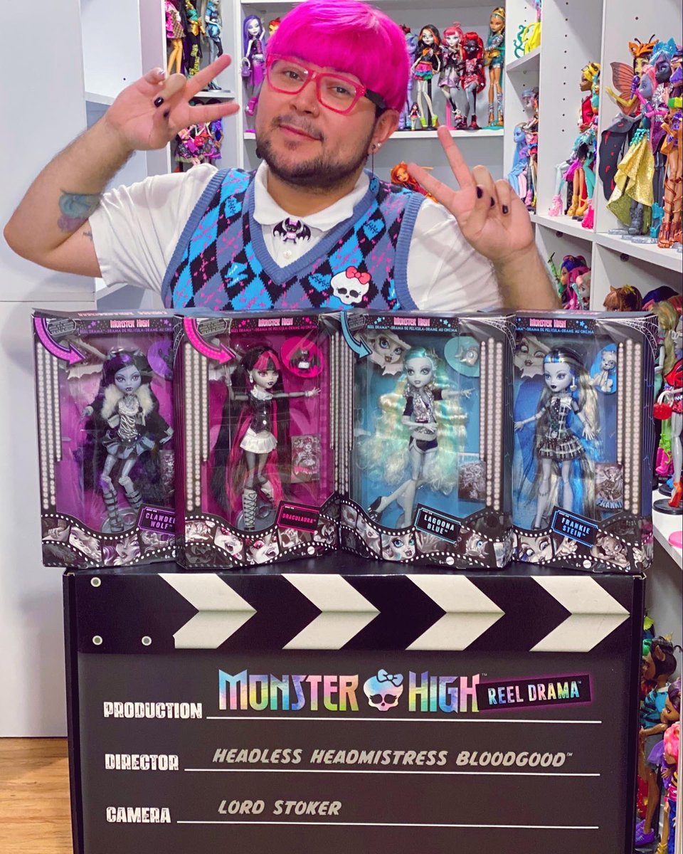 alozamh's tweet photo. Thank you @MonsterHigh for sending me these GOREgeous dolls! 😭💗💀🖤 https://t.co/urfWQqFQHb