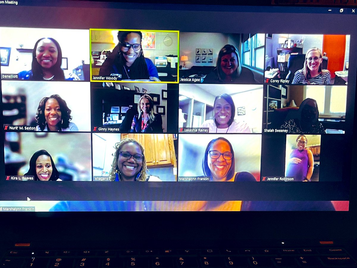 Jennifer Woody tweet media