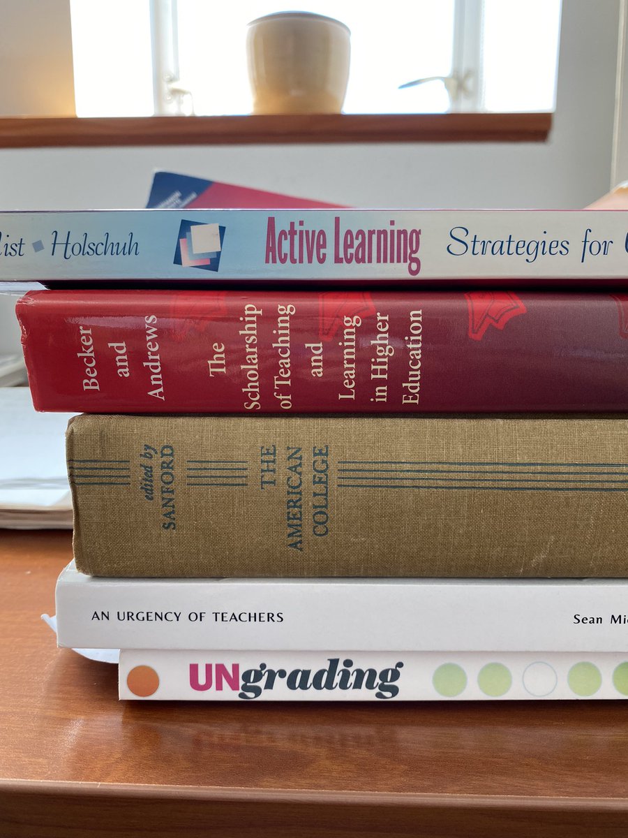 @DocRobinYoung inspired me to launch my own little lending library of teaching resources. I’m starting with these - come borrow one! For now they’re in my office - Biosciences 2128. <a href="/BiologyUBC/">UBC Biology</a> <a href="/UBC/">University of British Columbia</a>