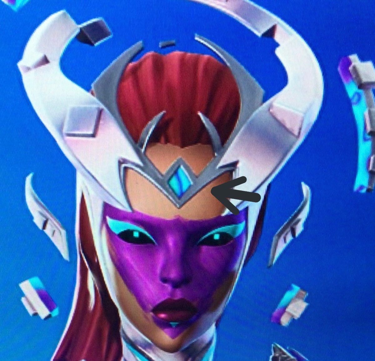 DanktheD's tweet photo. Epic has CHANGED the crown of the CUBE QUEEN??? Also, the color of the armor looks more like chrome now, although that may just be imagination. But the change of the crown is real! 
*Left picture Chapter 2 Season 8 *Right picture Chapter 3 Season 4
#FortniteSeason4 #Fortnite https://t.co/Xihl6FZQmy