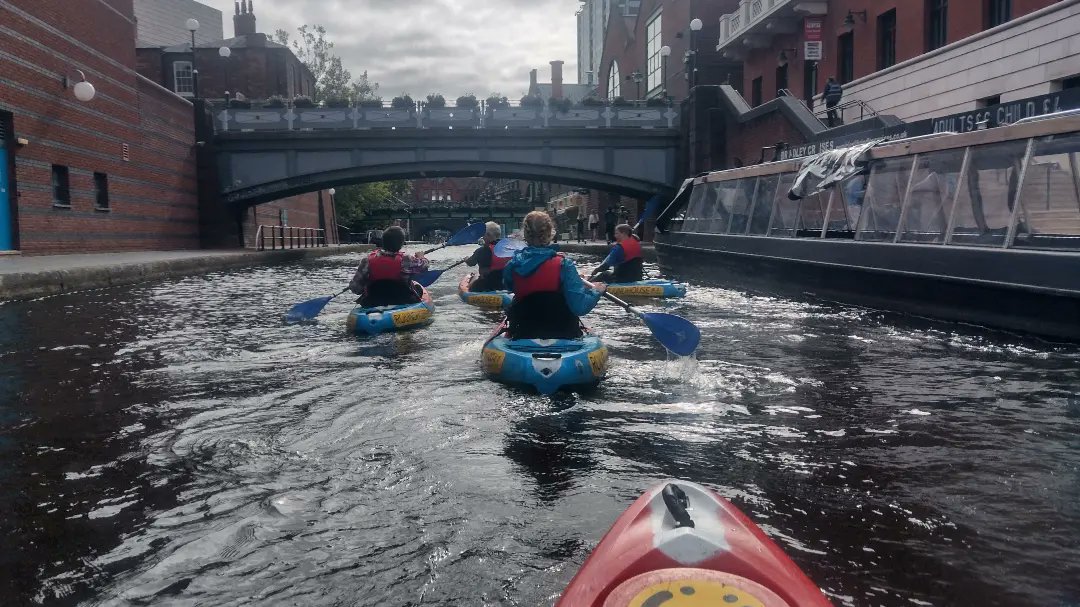 More canals than Venice 💦🛶
The BEST morning on the Bustling Birmingham kayak tour of Brum @bhamroundhouse @nationaltrust @canalrivertrust on Sunday. Loved it. Probably favourite NT tour ever! 
Shout out to our brilliant volunteer guides Gemma & Andrew 🙌
#SeeTheCityDifferently