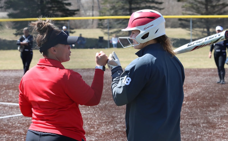 Ferris State Softball head coach Kristin Janes announces resignation for another career opportunity - assistant coach Danielle Kenton will serve as interim head coach for remainder of fall season <a href="/FSU_SB/">Ferris St. Softball</a> bit.ly/3DCj3Ln