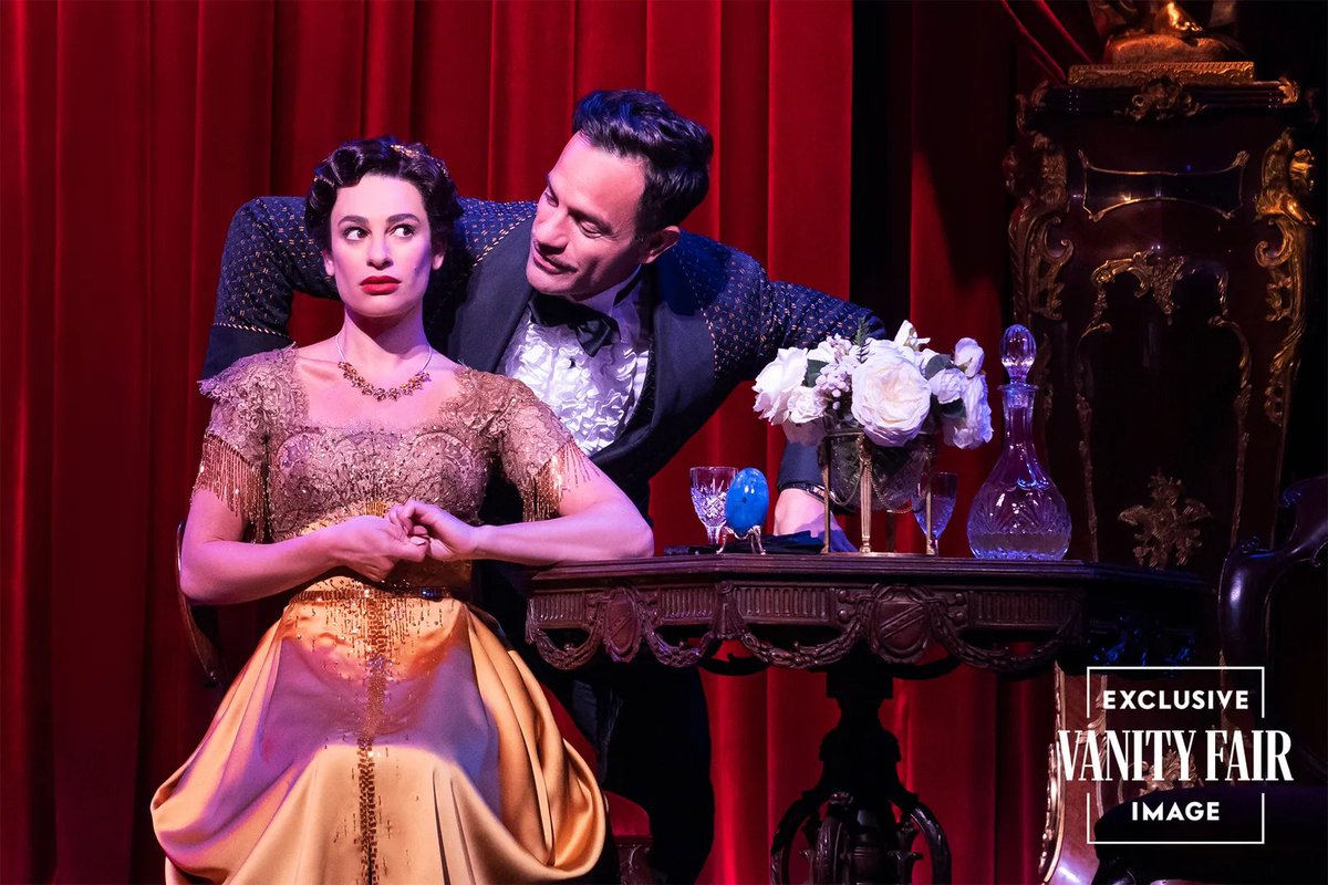 VanityFair's tweet image. Lea Michele is back on Broadway. But before she retakes the stage for ‘Funny Girl,’ V.F. has an exclusive look at the star in character. 

🔗: vntyfr.com/SyiGlBg