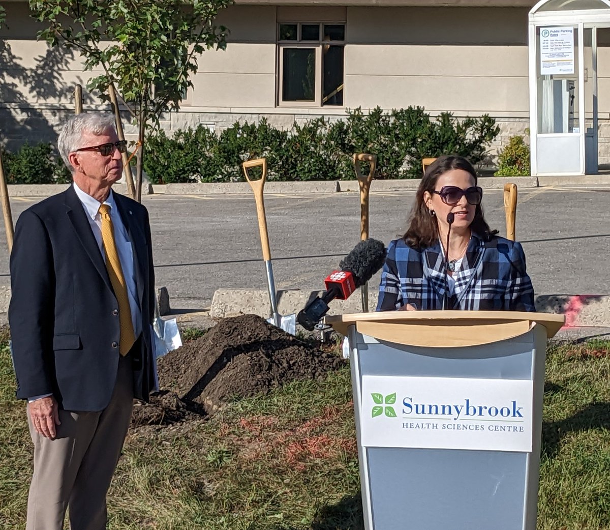stephaniebowman's tweet photo. So glad to join frontline workers,@Sunnybrook staff, sponsors and @CdnTreesforLife as they start their next project: #TreesForHealth. Over 500 trees will be planted on Sunnybrook grounds in honour of healthcare workers, with more to follow across Ontario.🌲🏥🌳 https://t.co/N8Le7NFzVP