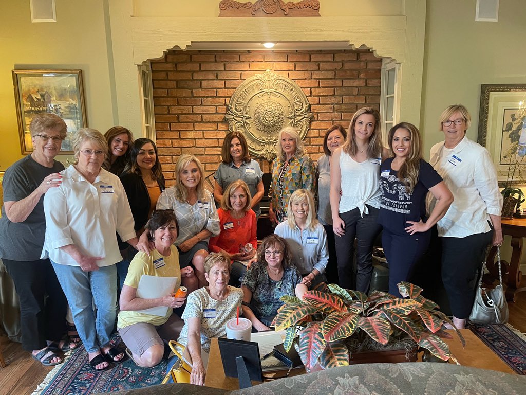 _bettycardenas's tweet photo. New Voter Deputy Registrars in Lubbock County. Seventeen churches have signed up this week. The Deborahs know when the enemy has entered their land. Not under our watch!
#battlefield @bienvenido_us #ProjectDestiny #Lubbock https://t.co/LtfPgGaERP
