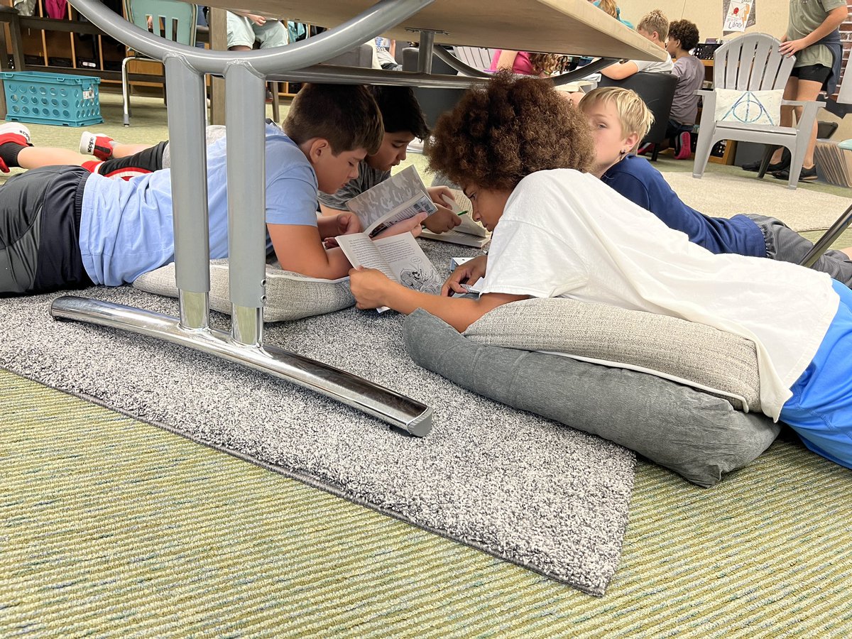 flourishedroots's tweet photo. I’ve been reaaaaaallllly slack in posting this year. Updates of our year coming!
Practicing reading and thinking voice and trying to find the thinking voice in our reading. @ClCentralElem https://t.co/vrGqQXASZO