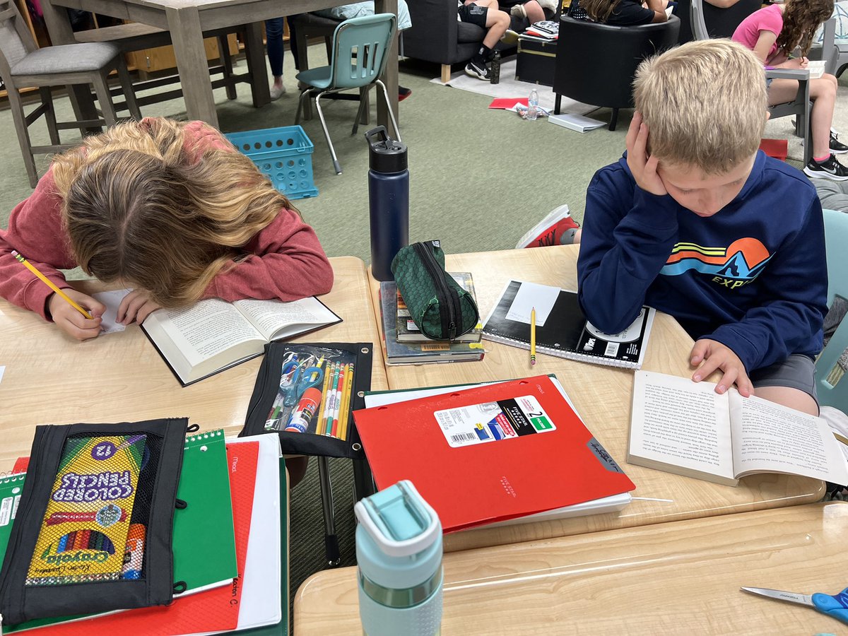 flourishedroots's tweet photo. I’ve been reaaaaaallllly slack in posting this year. Updates of our year coming!
Practicing reading and thinking voice and trying to find the thinking voice in our reading. @ClCentralElem https://t.co/vrGqQXASZO