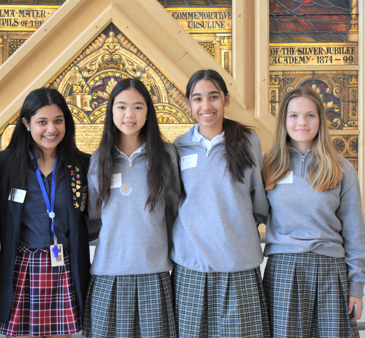 Highschool visits started today for our 8th graders!! These girls were lucky enough to have one of our alumni as their ambassador!