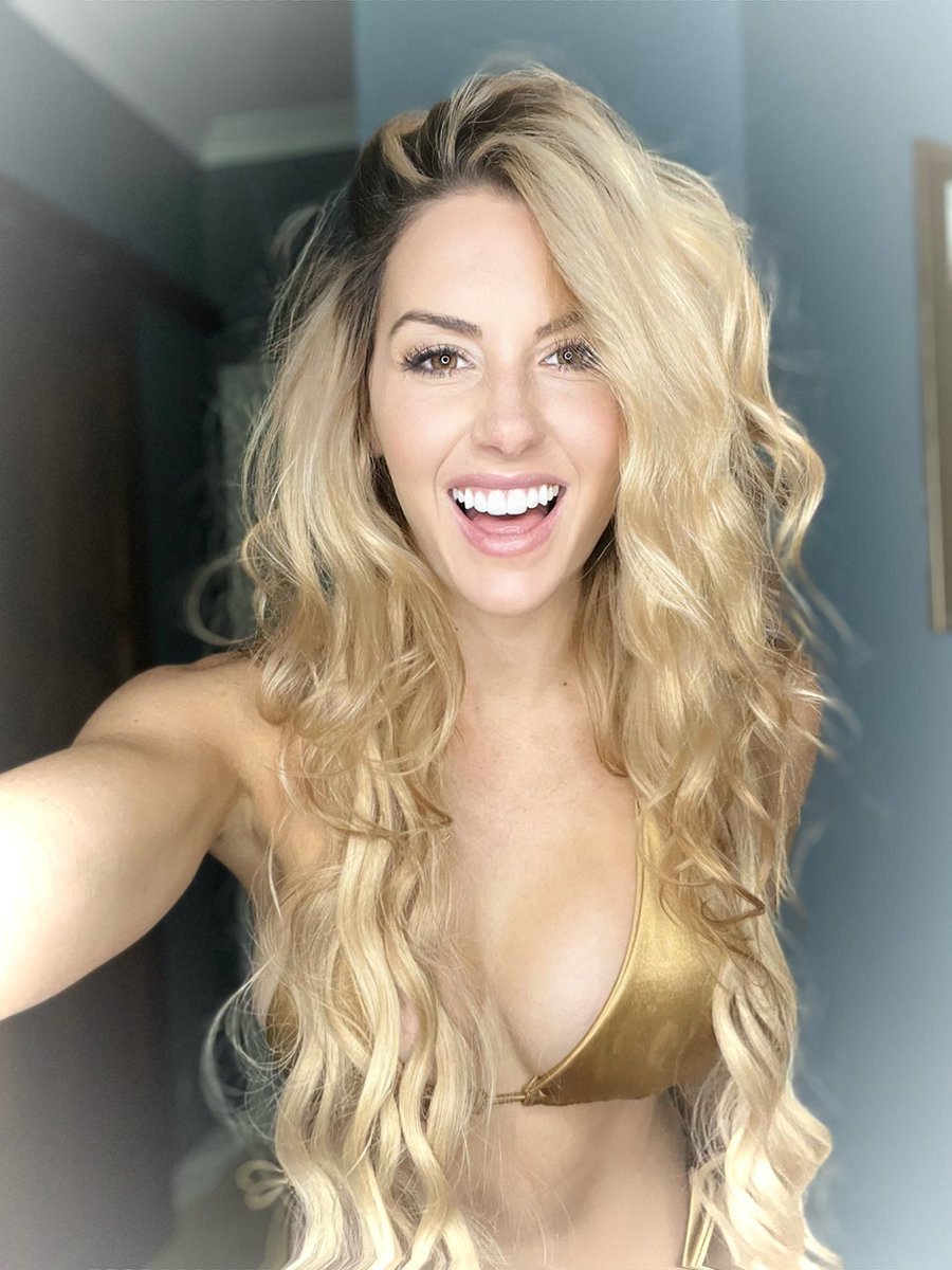 ✨GOLDEN✨

To live, to TRULY live, we must be willing to RISK. To be nothing…in order to find everything. To leap before we look. 

P.S. miss you twitter..been a while. 😘

#QOTD #quote #chance #risk #believe #selflove #selfworth #betonyourself