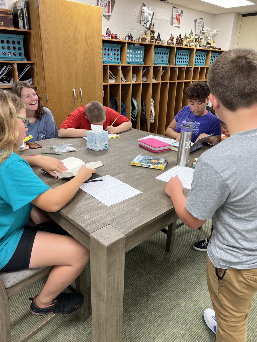 flourishedroots's tweet photo. “Starbooks”…the kiddos rotated around tables and skimmed through realistic fiction novels before choosing which novel they’d like to study. ⁦@ClCentralElem⁩ https://t.co/E3lvJgpAZm