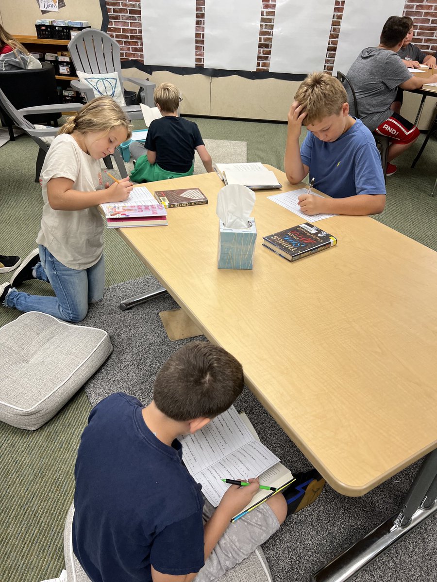 flourishedroots's tweet photo. “Starbooks”…the kiddos rotated around tables and skimmed through realistic fiction novels before choosing which novel they’d like to study. ⁦@ClCentralElem⁩ https://t.co/E3lvJgpAZm