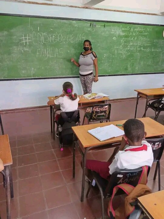 QuialaLeal's tweet photo. Guías y Pioneros se preparan dando el Sí por las Familias Cubanas que respaldará su Futuro.
#CóDigoSí 
#Cuba 
OPJM Artemisa https://t.co/kXXMmJnJaI