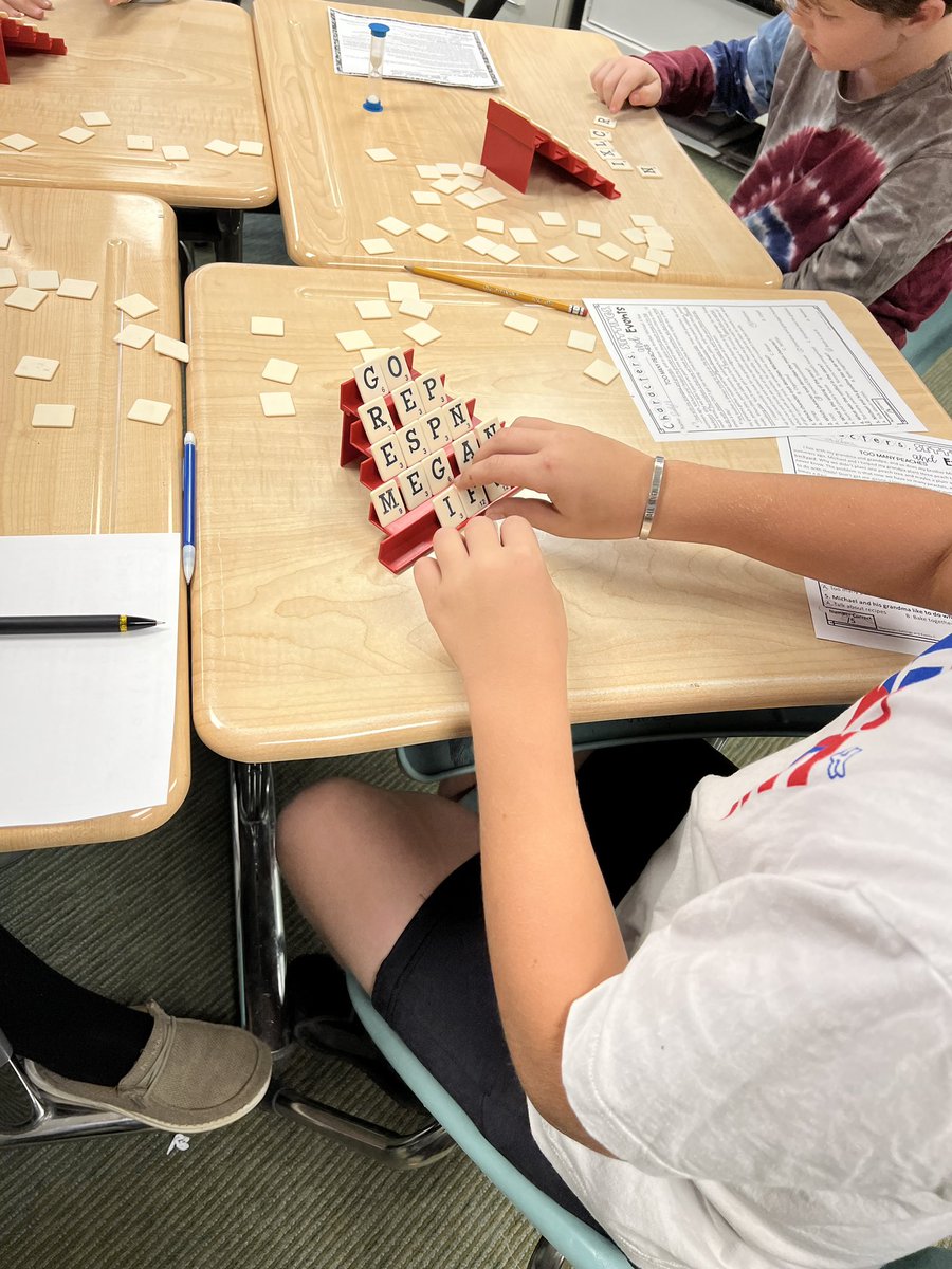 flourishedroots's tweet photo. Building vocabulary/spelling skills during MTSS. Who can build all 6 words quickest? @ClCentralElem https://t.co/YpXBgWmDwt