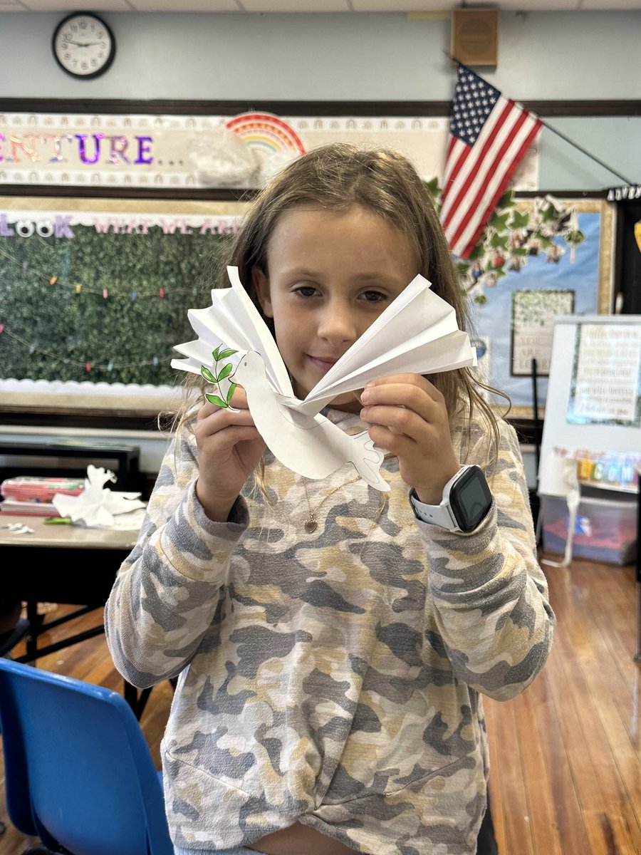 S_FarfanRoss's tweet image. 🕊️ In celebration of International World 🌎 Peace ☮️ Day, we created peace doves 🕊️ #WeeCreate #MorePeace #WorldPeaceDay