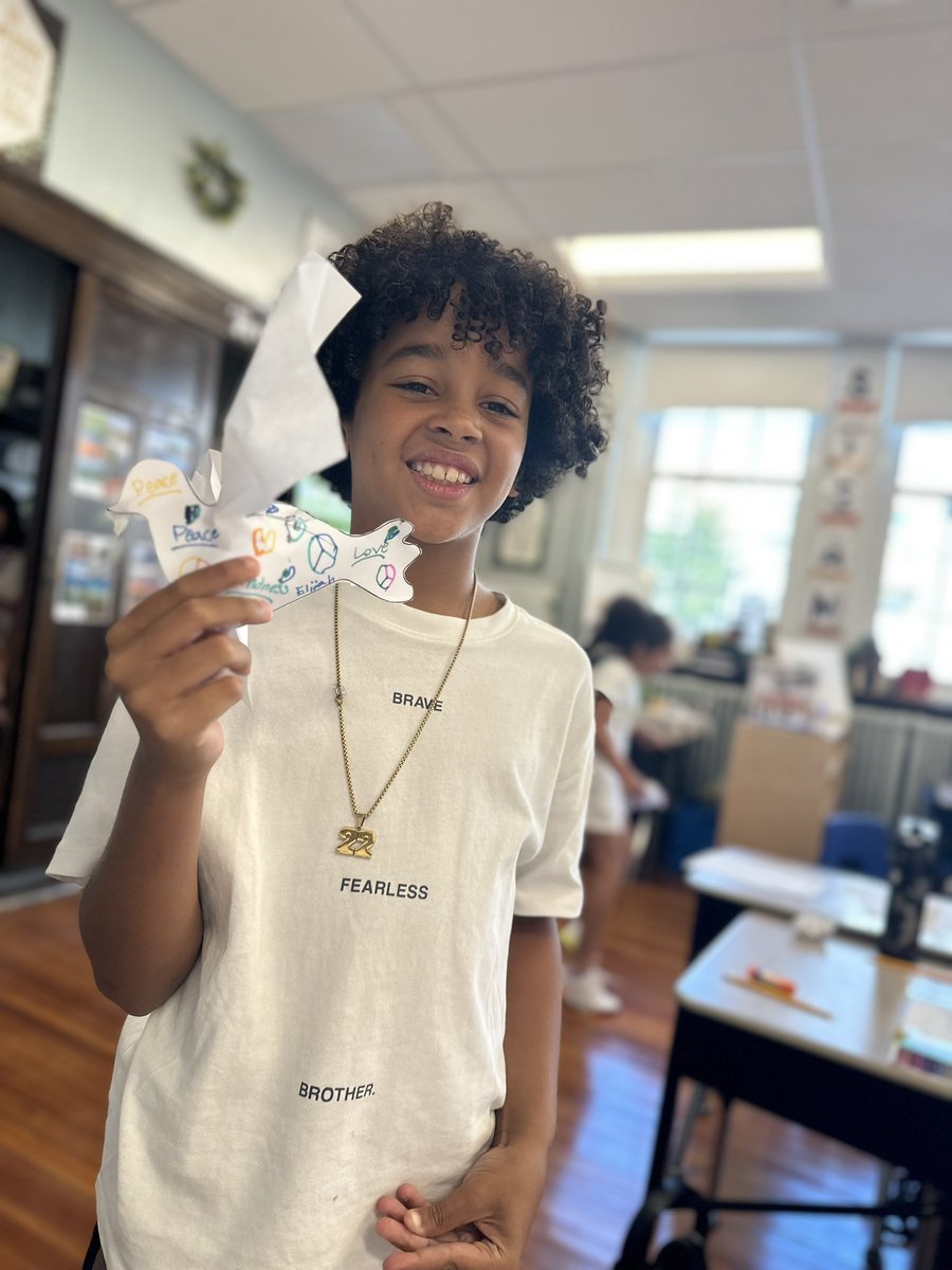 S_FarfanRoss's tweet image. 🕊️ In celebration of International World 🌎 Peace ☮️ Day, we created peace doves 🕊️ #WeeCreate #MorePeace #WorldPeaceDay