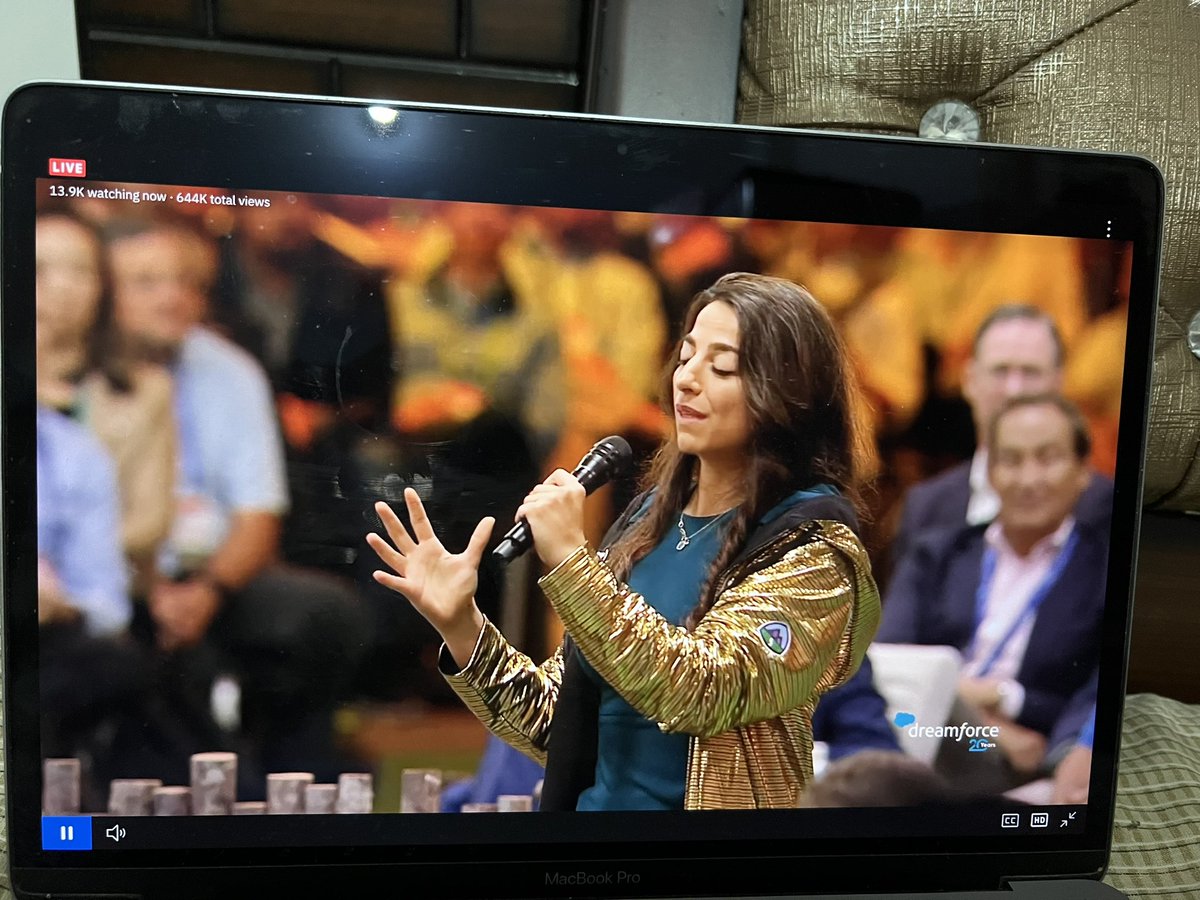 omprakash_it's tweet photo. Salesforce changes life!
Such inspiring story with insisting @Sima_Samara.
Congratulations for the #GoldenHoodie.

#DF22 #Salesforce 
#TrailblazerCommunity https://t.co/cHRxptAqpP