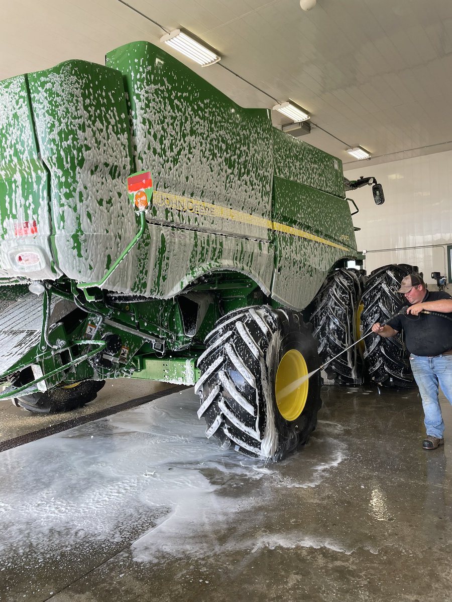 Shea AG Limited (@sheaag) on Twitter photo Hope we’re doin this Andy clean think right 🤷🏼♂️<a href="/apasztor82/">Andy Pasztor 🧼🧽</a> Harvest ready Hope we’re doin this Andy clean think right 🤷🏼♂️<a href="/apasztor82/">Andy Pasztor 🧼🧽</a> Harvest ready